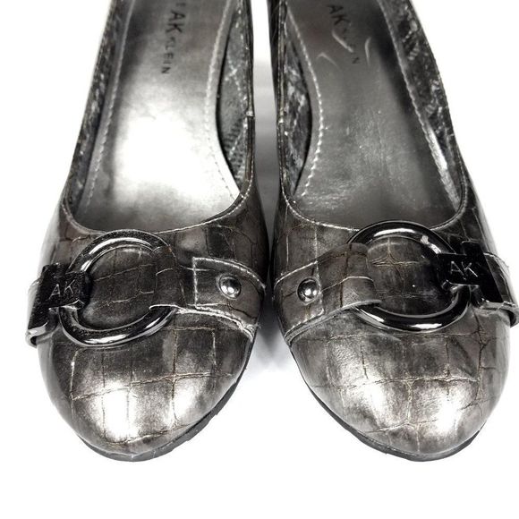 Anne Klein Fielding Silver Faux Leather Embossed Pumps Size 7.5 - Picture 4 of 6